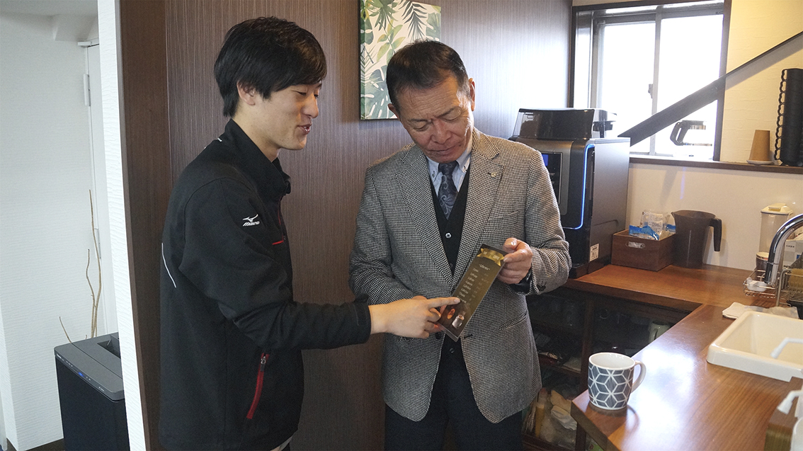 https://course-kagawa.com/wp-content/uploads/2026/03/社長と社員.jpg